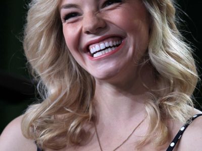 Eloise Mumford – All Body Measurements Including Boobs, Waist, Hips and More