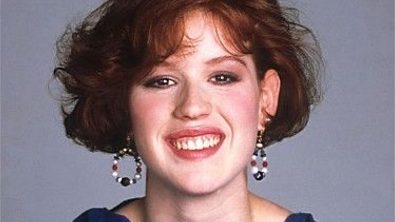 Molly Ringwald Body Measurements Boobs Waist Hips