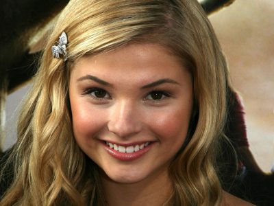 Stefanie Scott – All Body Measurements Including Boobs, Waist, Hips and More
