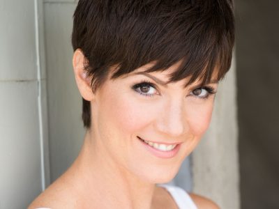 Zoe McLellan – All Body Measurements Including Boobs, Waist, Hips and More