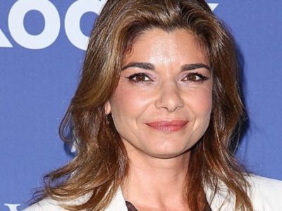 Laura San Giacomo – All Body Measurements Including Boobs, Waist, Hips and More