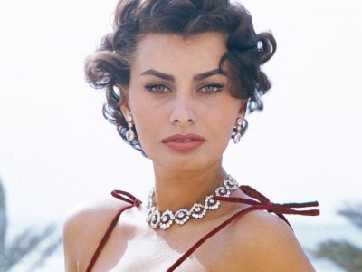 Sophia Loren – All Body Measurements Including Boobs, Waist, Hips and More