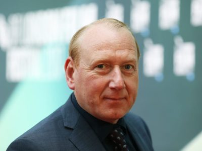 Adrian Scarborough – All Body Measurements Including Height, Weight, Shoe Size and More
