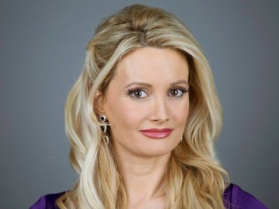 Holly Madison – All Body Measurements Including Boobs, Waist, Hips and More