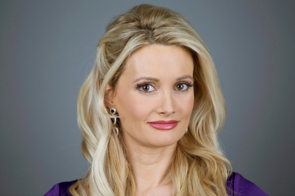Holly Madison Body Measurements Boobs Waist Hips