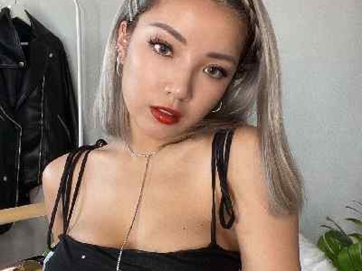 Naomi Neo Boob Size Measurements