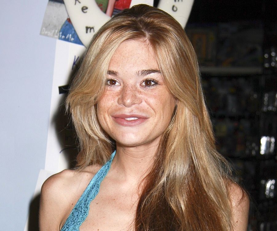 Ellen Muth Bra Size